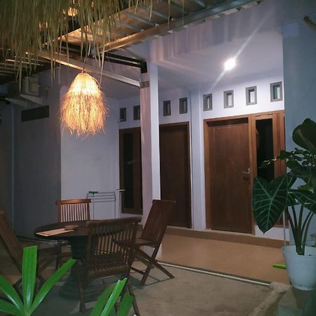 Merendeng Hostel Kuta Kuta  Dış mekan fotoğraf