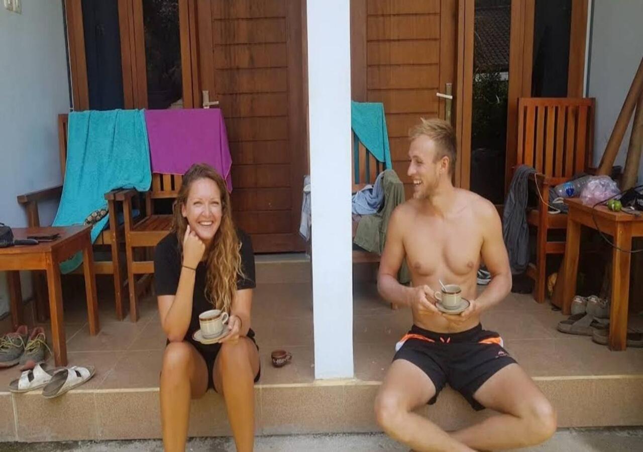 Merendeng Hostel Kuta Kuta  Dış mekan fotoğraf