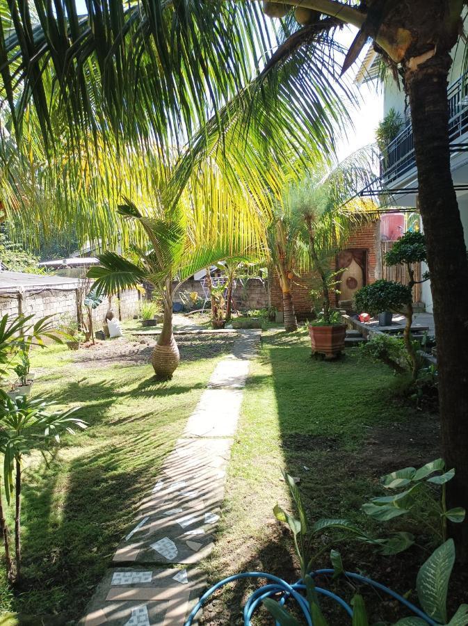 Merendeng Hostel Kuta Kuta  Dış mekan fotoğraf