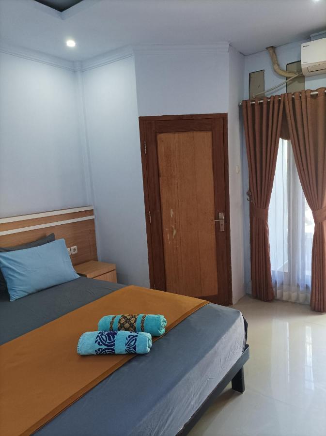 Merendeng Hostel Kuta Kuta  Dış mekan fotoğraf