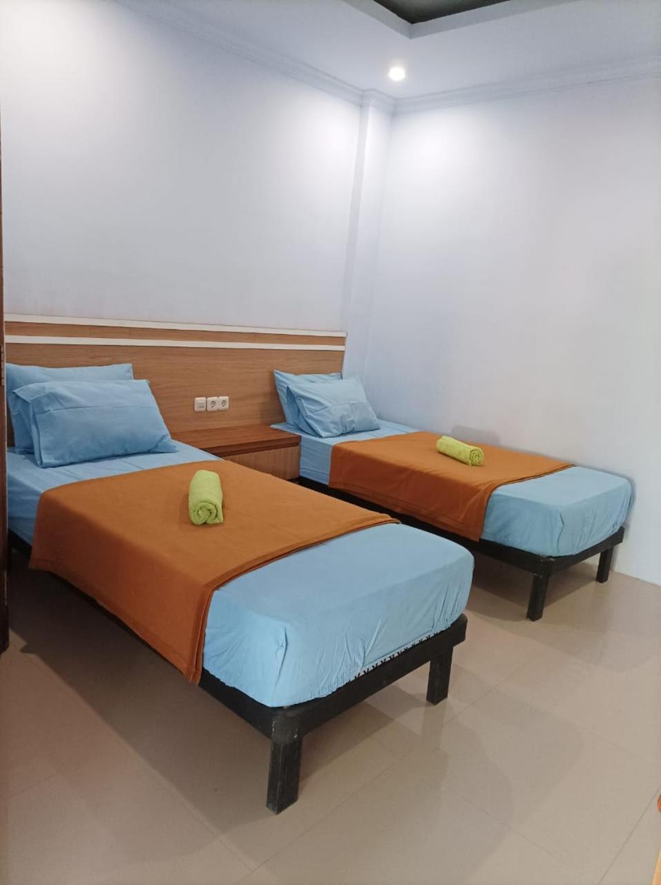 Merendeng Hostel Kuta Kuta  Dış mekan fotoğraf
